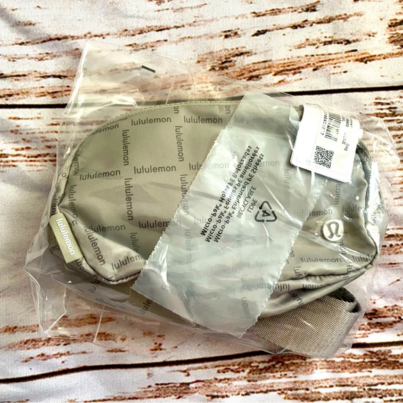 NIB Lululemon raw linen everywhere bag discontinued design - Picture 1 of 6